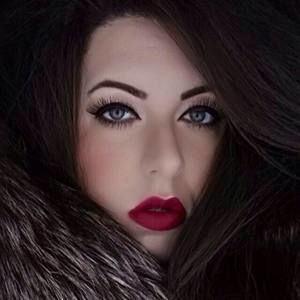 Meet your Posher, Evelyn claire